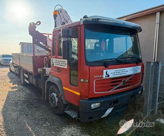 Volvo FL220 Macchina Operatrice + gru Bonfiglioli
