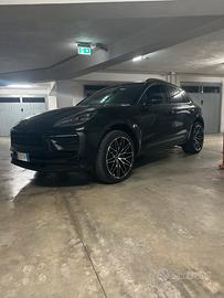 Porsche Macan 2.0 – 265 CV – Anno 2024 – 16.000 km