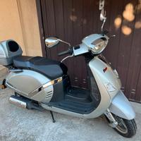 Moto scooter Lambretta 151n Pato