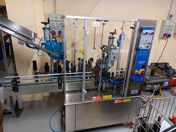 Etichettatrice enologica