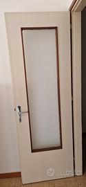 porte in legno con stipite