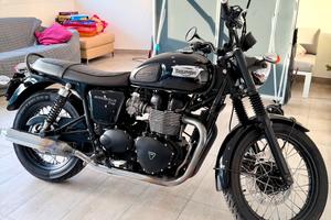 Bonneville T100 black