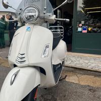 Vespa gts 300 hpe