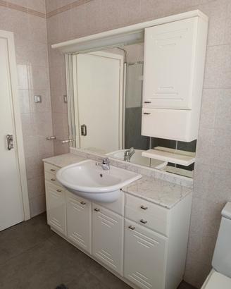 Mobile bagno laccato bianco piano marmo Carrara 