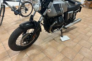 Moto Guzzi V7 special