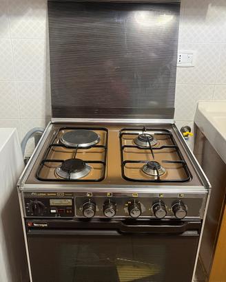 Cucina Tecnogas 60x60 – 3 fuochi, piastra e forno