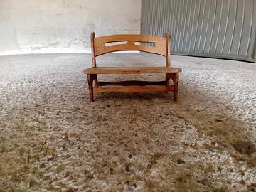 sedia in legno per casa delle bambole 