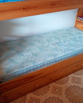 Letto a castello in pregiato Pino Russo.