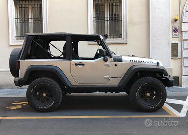 Jeep wrangler JK JKU rubicon sahara sport