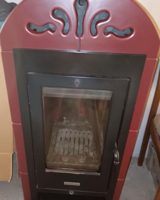 Stufa a legna in ghisa ventilata , Montegrappa.