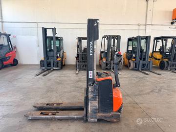 TRASNPALLET A COLONNA TOYOTA ELETTRICO