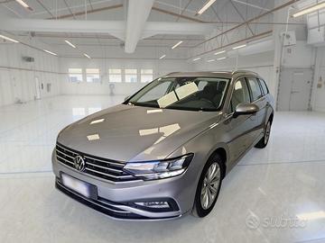 VOLKSWAGEN PASSAT VARIANT 2.0 TDI SCR EVO 90KW BUS