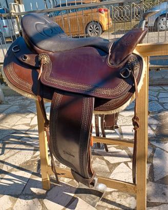 Sella PODIUM Trekker con staffe usata