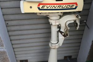 Evinrude mate fuoribordo vintage barca