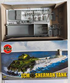 2 kit mezzi da sbarco LCM dell''AIRFIX scala 1:72.
