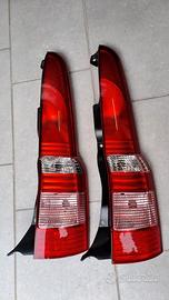 Faro Panda Posteriore Destro