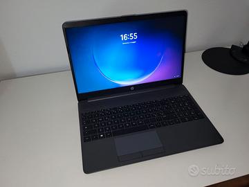 Portatile HP 15' 12gb ram/ssd/scheda graf/win11