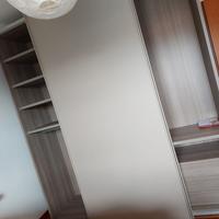 Armadio con ante scorrevoli