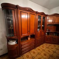 Mobile credenza angolare in legno vintage