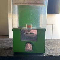 Distributore caramelle o palline vintage a premi