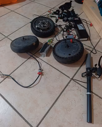 pezzi di ricambio monopattino elettricio