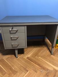 Scrivania industriale