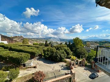3 LOCALI A POZZUOLI