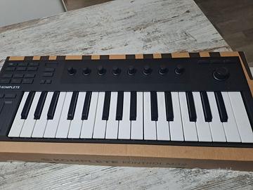 Tastiera Midi Usb NATIVE INSTRUMENTS komplete M32