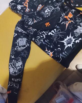 maglia con borsetta integrata 