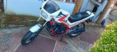 Honda vf 400