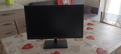 Monitor con box android e telecomandi