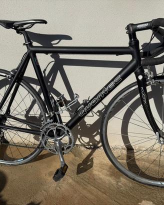 BICI DA STRADA QUANTEC RACE SL+ VALIGIA ACCESSORI