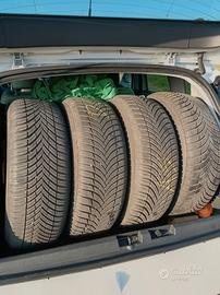 215 60 16 4 stagioni 5 pneumatici e 4 cerchi 4 for