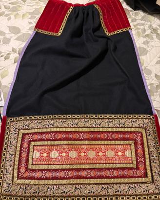 Franda ( grembiule) del costume  da donna di Nuoro