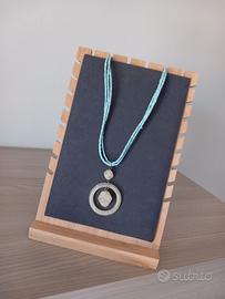 collana, mono orecchino con scatola e nastri