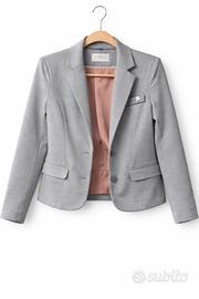 Blazer grigio – giacca elegante e versatile ✨
