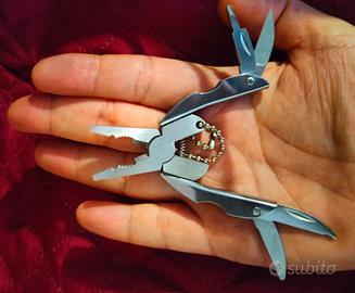 Portachiavi multiuso 6 in 1 in acciaio inox