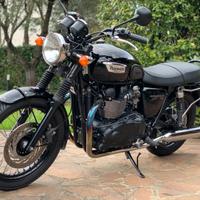 Triumph Bonneville T100 Black Edition