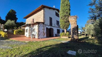Villa di 230 m² con più di 5 locali a Rosignano Ma