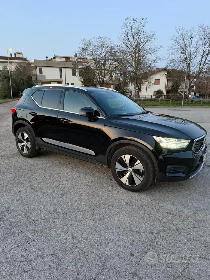 Volvo XC40 (2017-->)