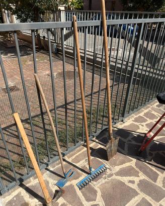 Attrezzi giardinaggio