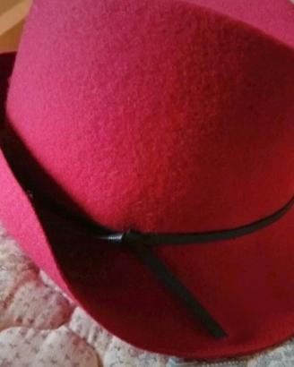 Cappello donna 100% lana e cinturino in pelle 