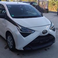 TOYOTA - Aygo - Connect 1.0 VVT-i 72 CV 5p. x-cite