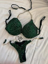 Bikini da gara tempestato di strass
