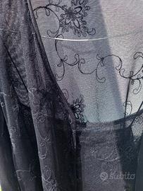 Completo in tessuto ricamato