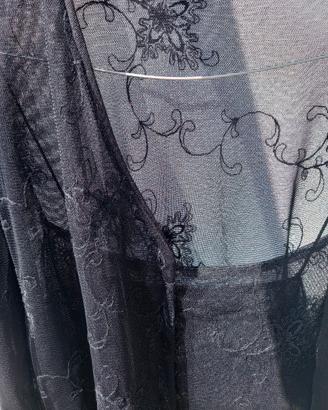 Completo in tessuto ricamato