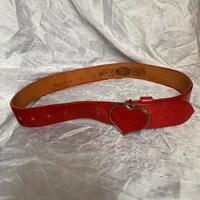 Cintura rossa Replay con fibbia a forma di cuore