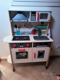 Cucina giocattolo in legno - Lettino da campeggio