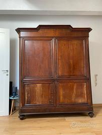 Armadio antico in noce massello fine ‘800