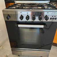 Cucina con 4 gas